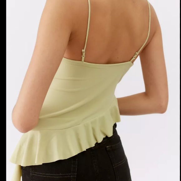 BNWT UO ROSE GARDEN ASYMMETRICAL TOP - LIME GREEN - Picture 7 of 7